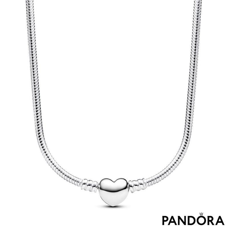 Pandora Moments ogrlica od lanca sa  zmijskom teksturom  i  kopčom u obliku srca 