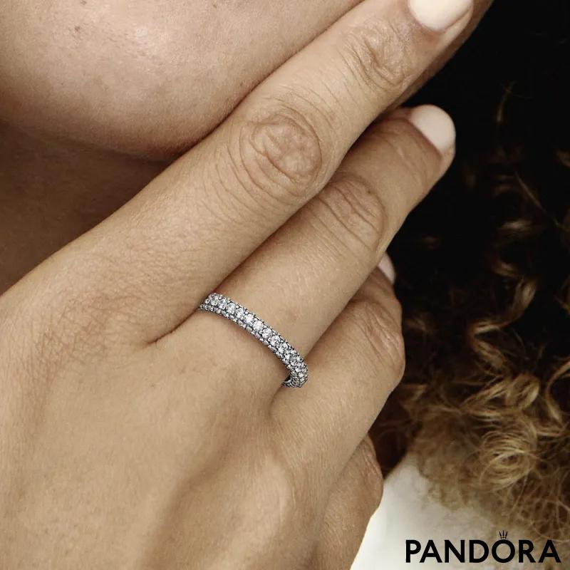 Prsten Pandora Timeless sa jednim pavé redom 