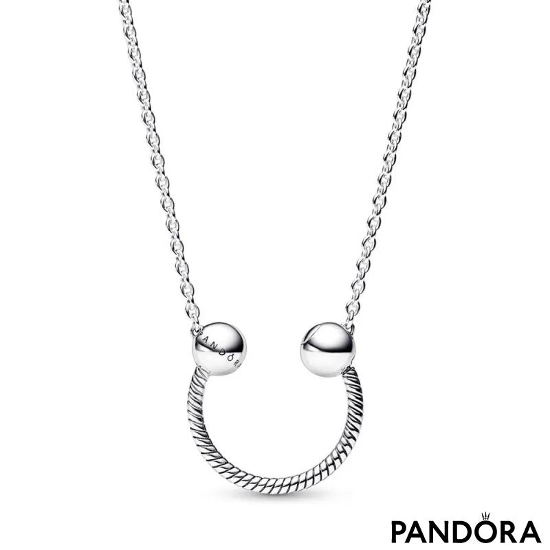 Ogrlica od čistog srebra sa teksturom „zmijskog“ lanca  i priveskom u obliku potkovice 