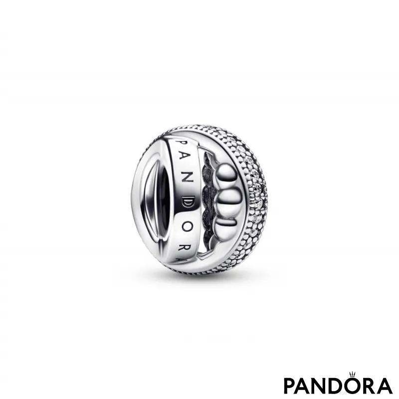 Privezak Pandora Signature logo pavé i perlice 